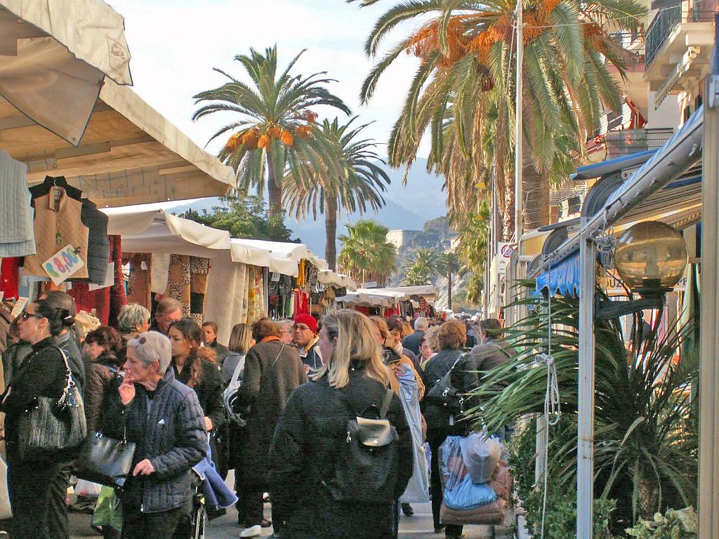 Ventimiglia_market.JPG - Friday market Ventimiglia